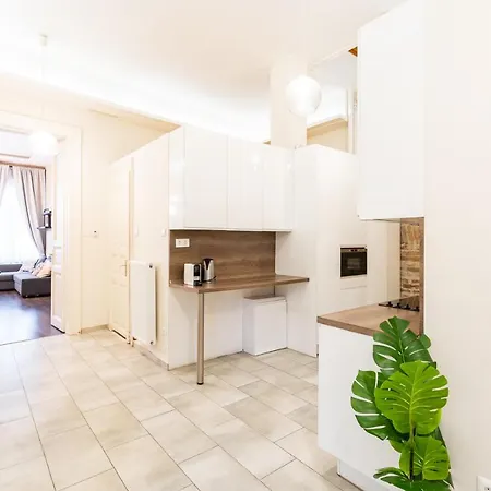 Spacious Luxury At The Heart Of Budapeste