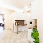Spacious Luxury At The Heart Of Boedapest