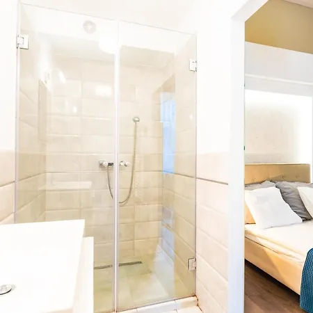 Spacious Luxury At The Heart Of 公寓